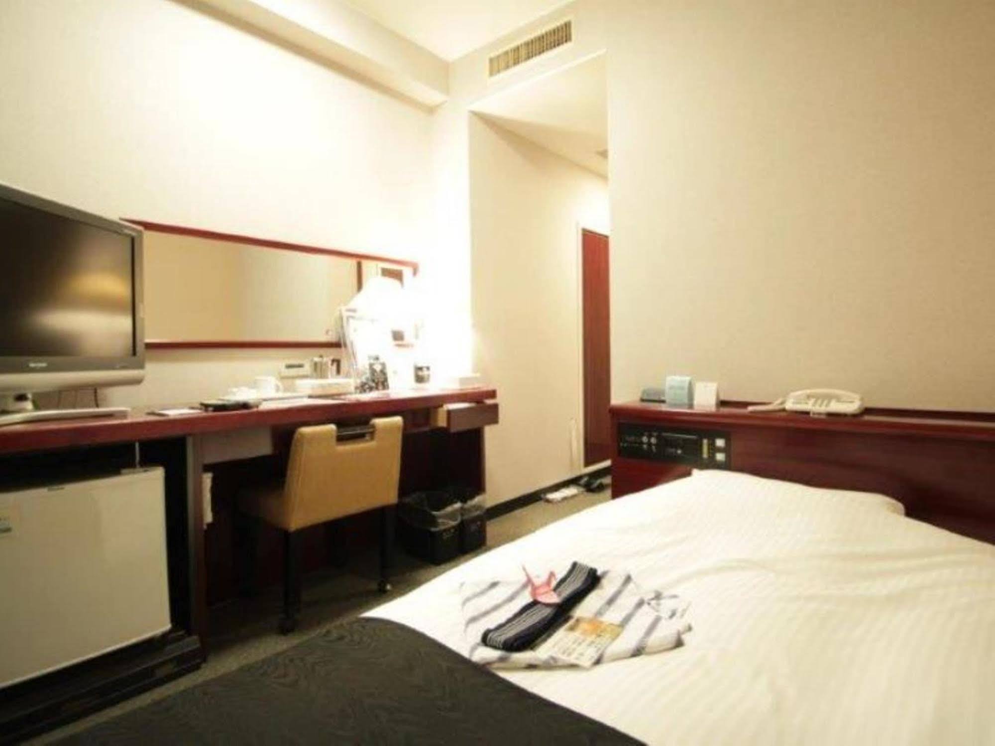 Apa Hotel Tsubamesanjo Ekimae Εξωτερικό φωτογραφία